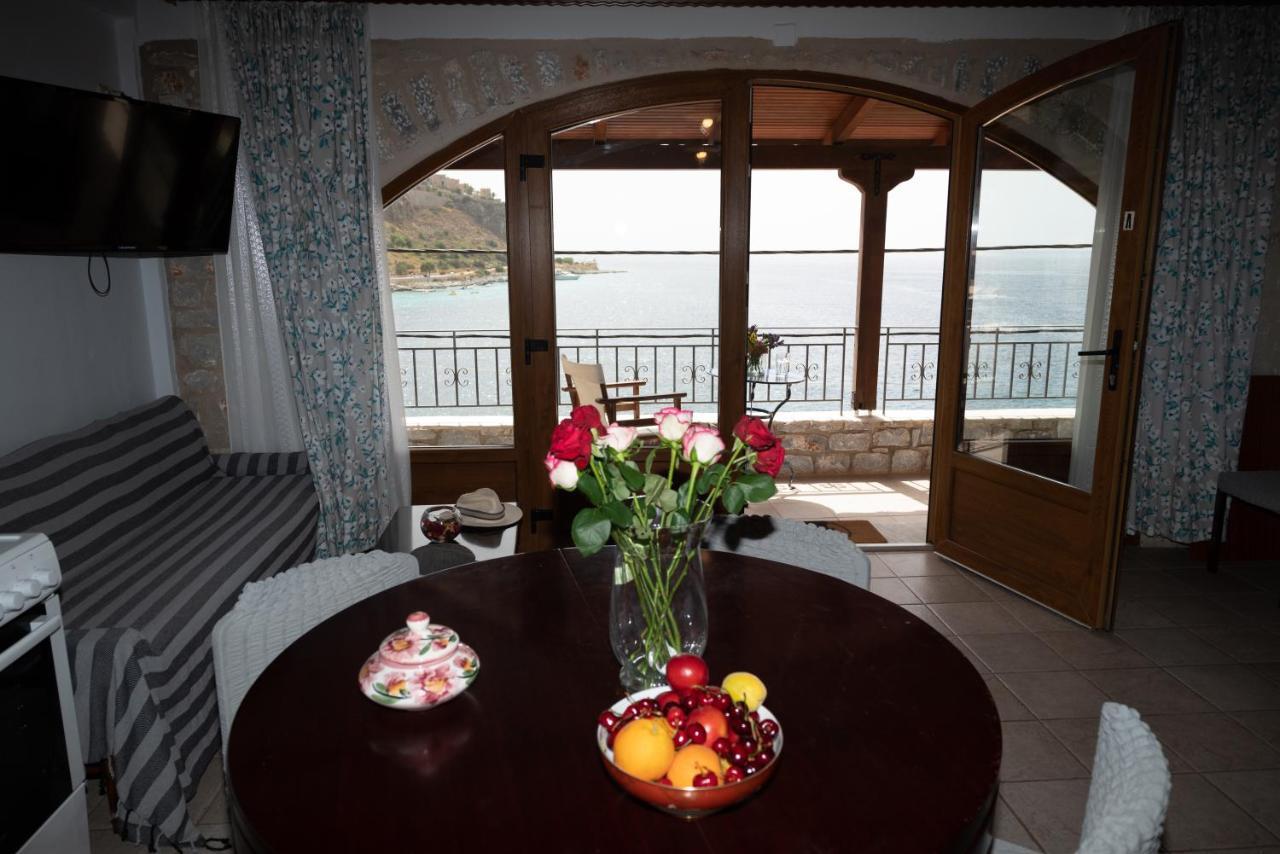 Sophia Limeni Apartments And Studios Экстерьер фото